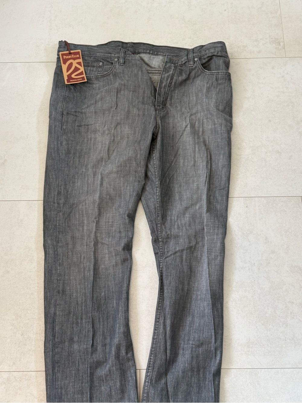 Perry Ellis Men’s Charcoal Straight-Leg Jeans
